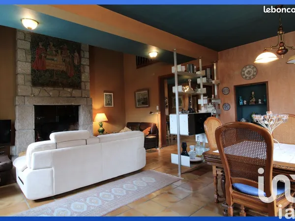 Propriété 7 pièces 177 m² 
