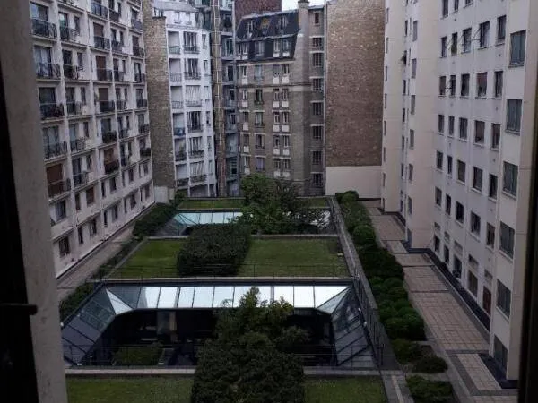 Studio 1 pièce 13 m² 