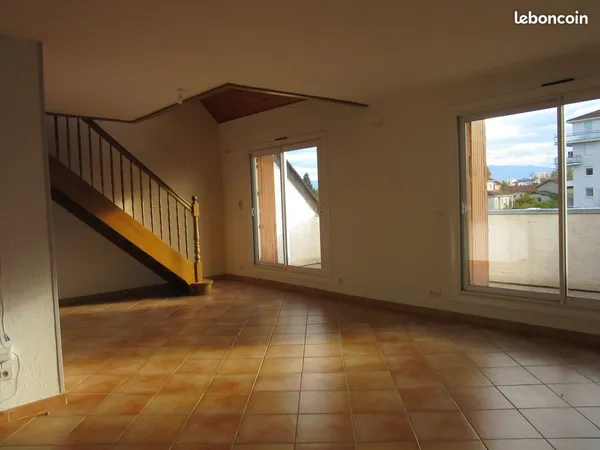 APPARTEMENT F5 , quartier HOPITAL , UNIVERSITE 