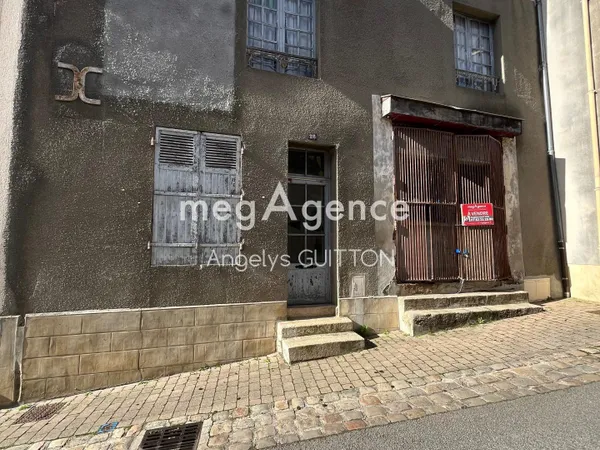 Maison de bourg 180m² à restaurer avec jardin, axe Le Mans/Alençon 