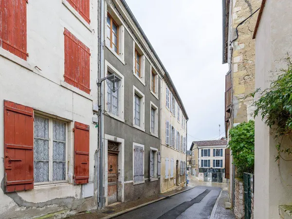 Maison 6 pièces 228 m² 