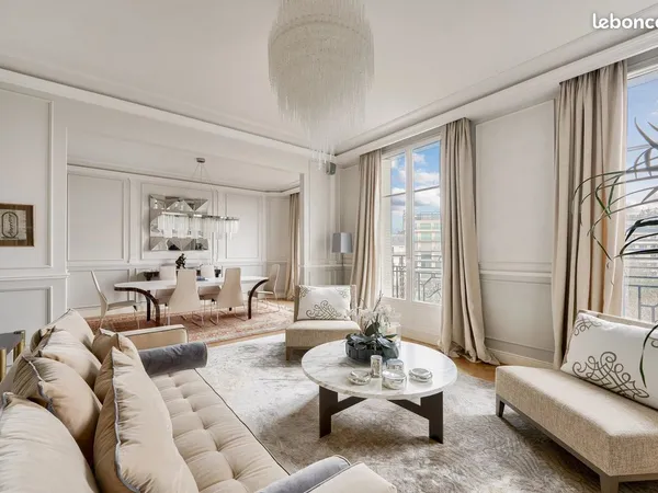Appartement 6 pièces 212 m² 