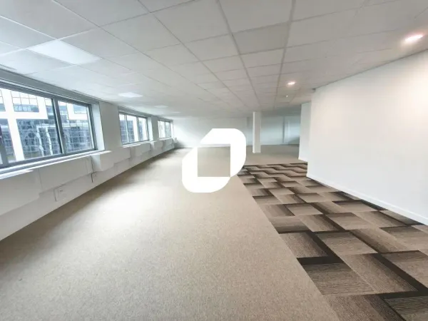 A LOUER, Quartier d'affaires Mont d'Est 