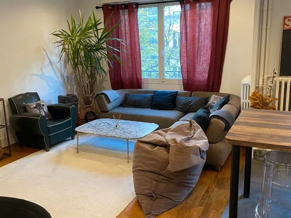 📍 Chambre disponible dans grande colocation rénovée - Centre-ville d'Annemasse 