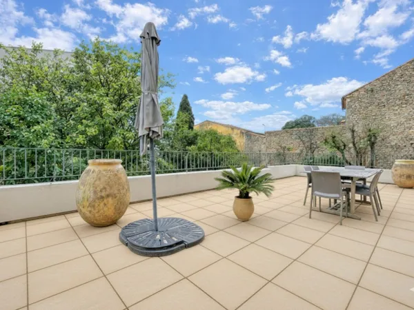 Appartement standing avec grande terrasse 