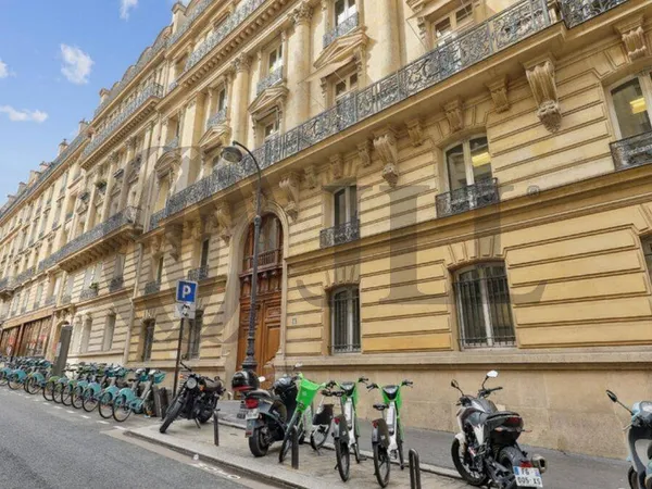 Bureaux 760 m² 