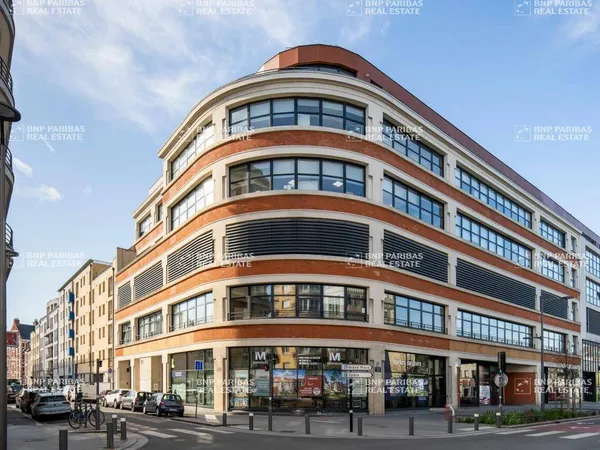 Bureaux 685 m² 
