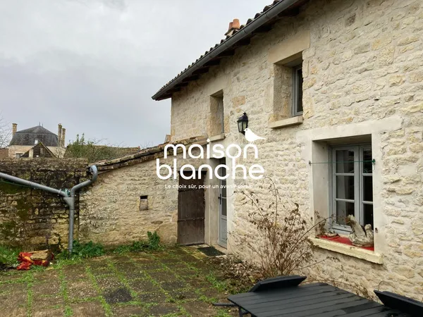 Maison ancienne centre Pamproux 