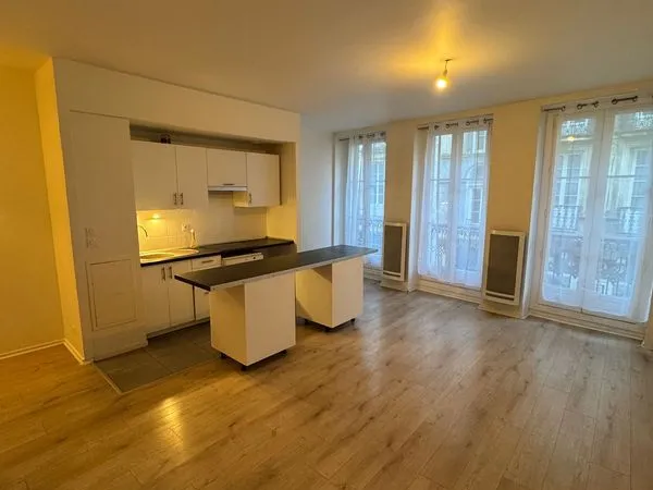 Particulier vend appartement Bordeaux centre, rue Sainte Catherine -Alsace Lorraine-Victor Hugo- 