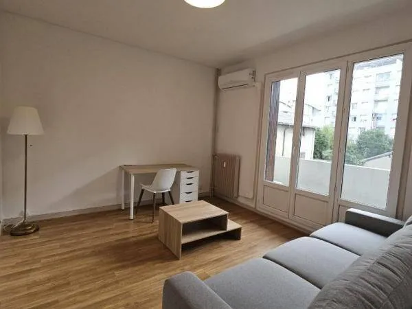 Studio 1 pièce 24 m² 