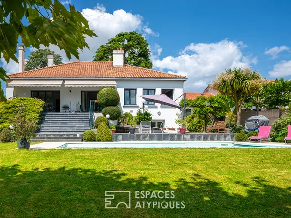 Maison familiale avec piscine, studio et dépendance dans le coeur de Vallet 