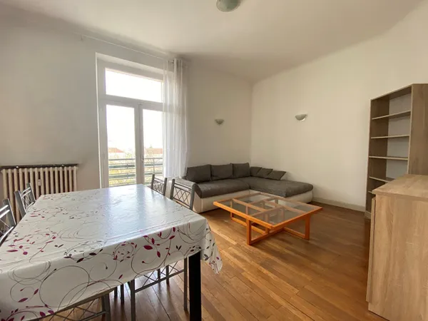 RUE HOCHE, Grand T2 meublé de 55.21 m² ! 