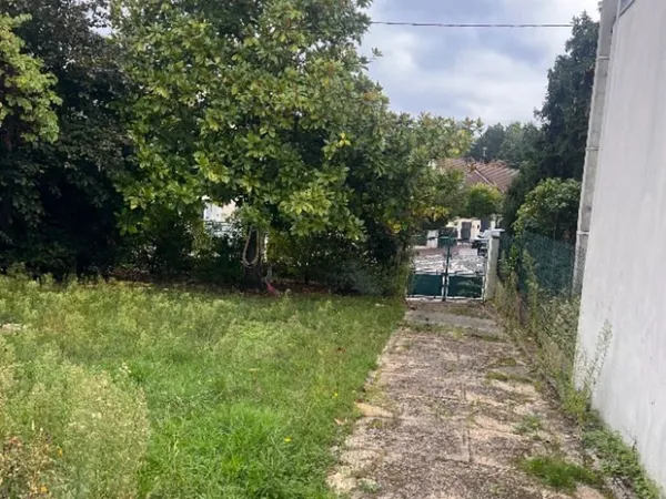 Terrain 310 m² 