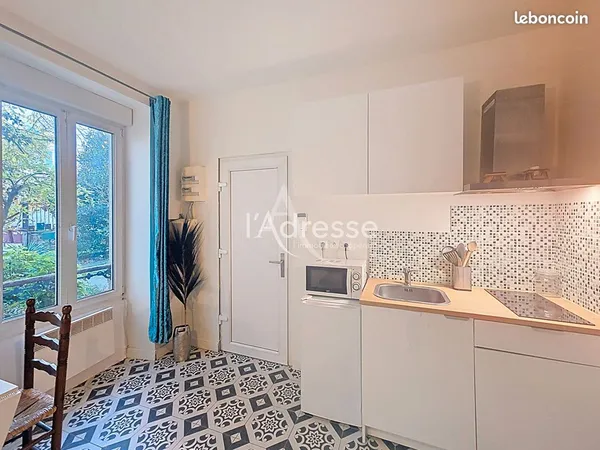 Studio 1 pièce 22 m² 