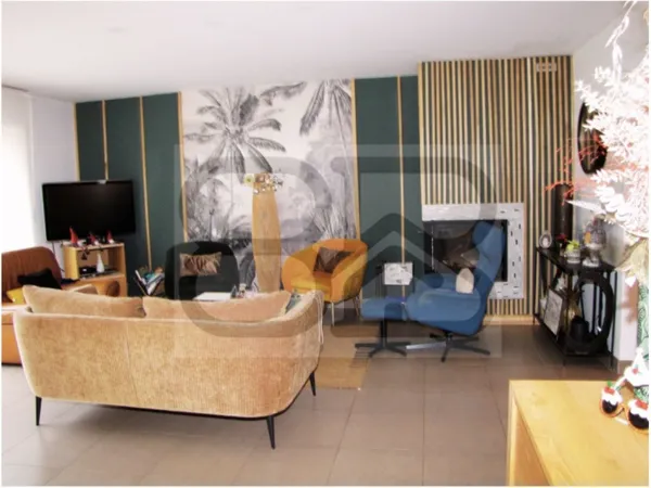 Maison Contemporaine de 165 m2 au calme avec piscine et jacuzzi 