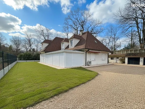 Maison familiale 256 m² - Pomponnette 
