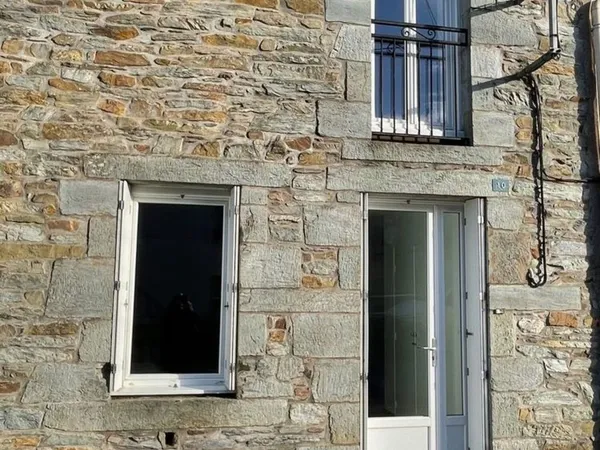 La Gacilly Centre ville maison 3 pièces avec jardin 