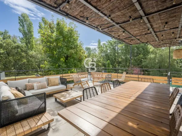 Charbonnières-les-Bains- Maison 9 pièces sur 1461m2 