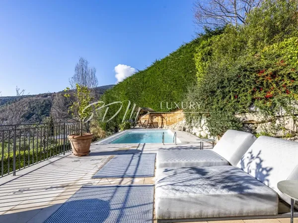 Charme et Sérénité sur les Collines de la Riviera 