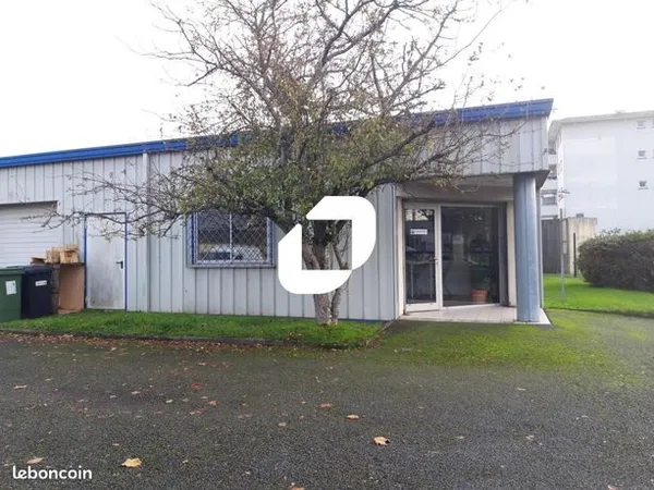Local commercial 230 m² 