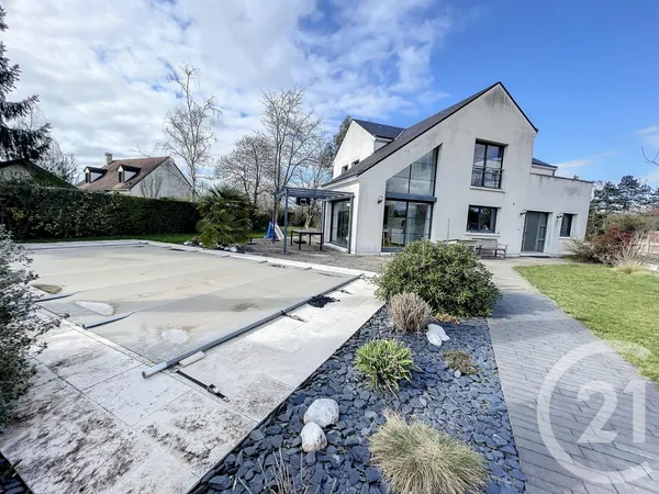 Maison 8 pièces 218 m² 