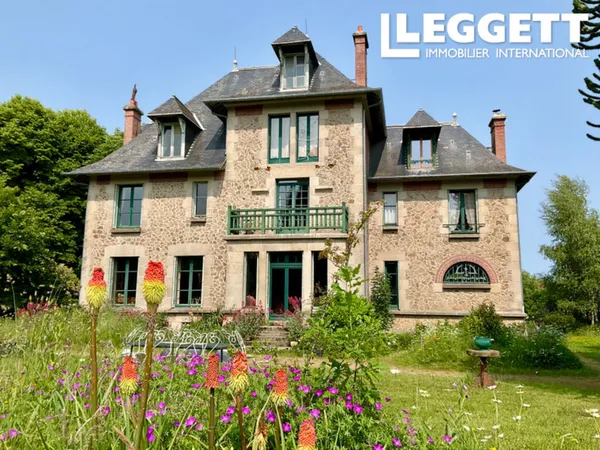Manoir unique avec annexe, anciennes dépendances et jardin arboré dans un cadre rural idyllique 