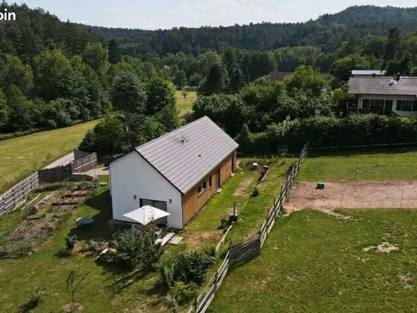 Maison récente grand terrain chevaux 