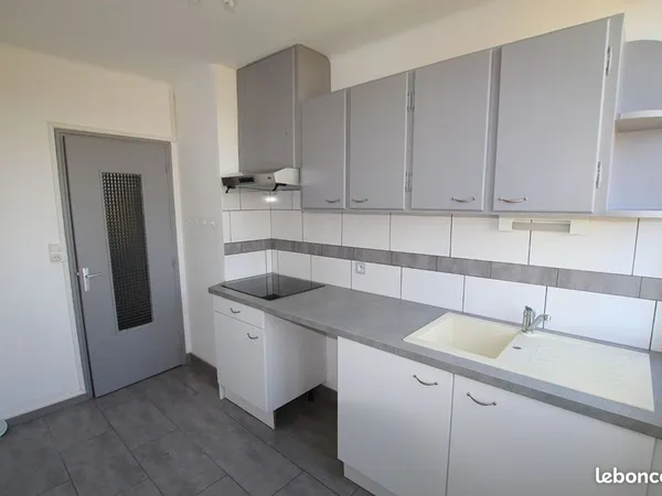 Studio 1 pièce 25 m² 