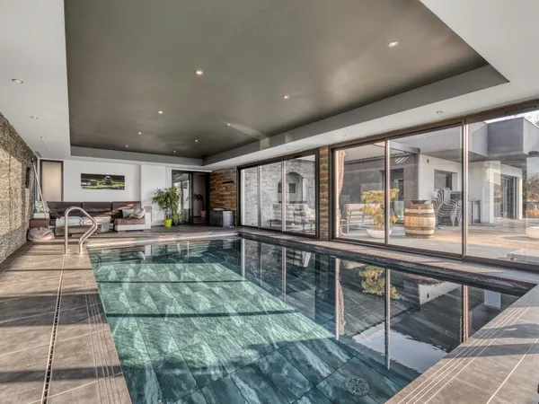 Maison 8 pièces 217 m² 