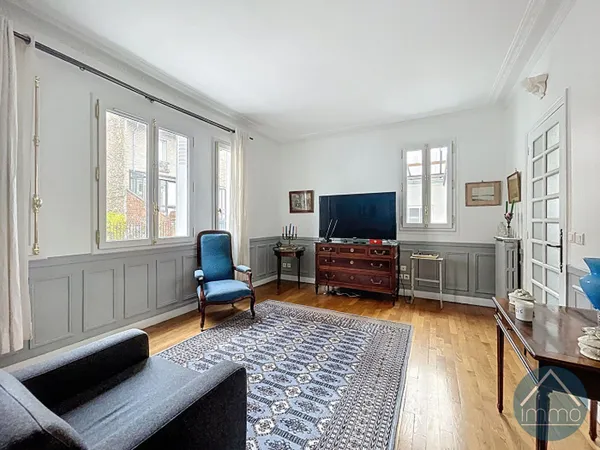 Maison individuelle - Garage - Extérieur - Sous-sol aménagé 
