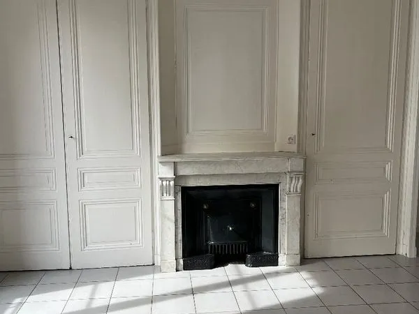Location appartement nu T3 de 65 m2 à Villeurbanne 