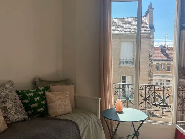 TITRE : Clichy République - Studio 18m² - 6e étage Ascenseur 