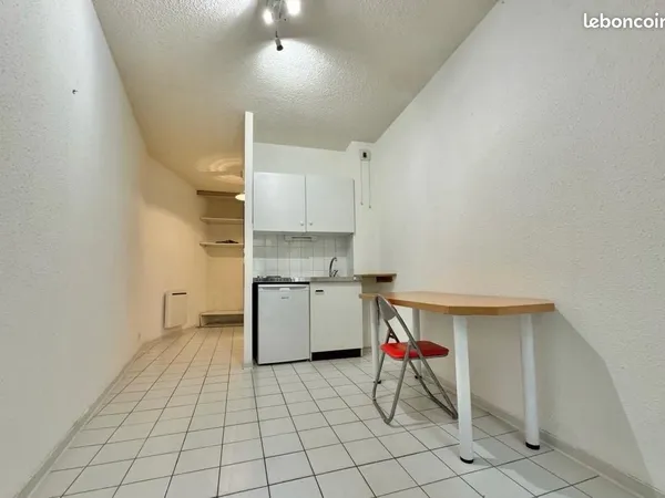 Colombes - Studio 22m² - Gare Le Stade - Ascenseur 