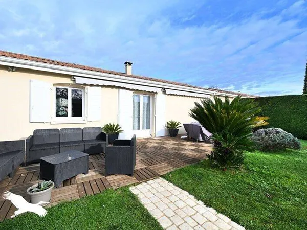 Maison de plain-pied 6 pièces 130 m² 