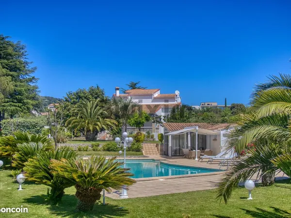 Propriété 6 pièces 165 m² 