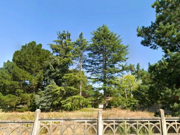 Terrain 1800 m² 