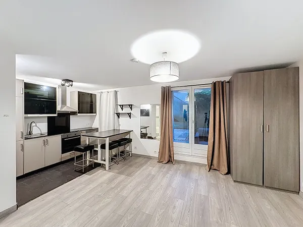 Appartement Fontenay Aux Roses 1 pièce(s) 30.77 m2 en rez-de-jardin 
