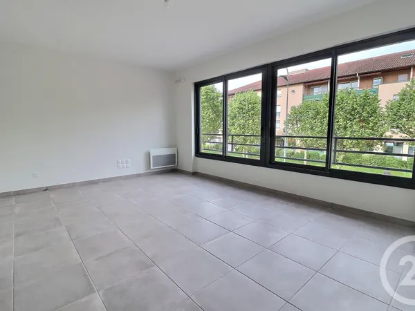 Studio 1 pièce 33 m² 