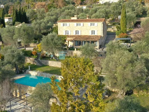 Mas 7 pièces 177 m² 