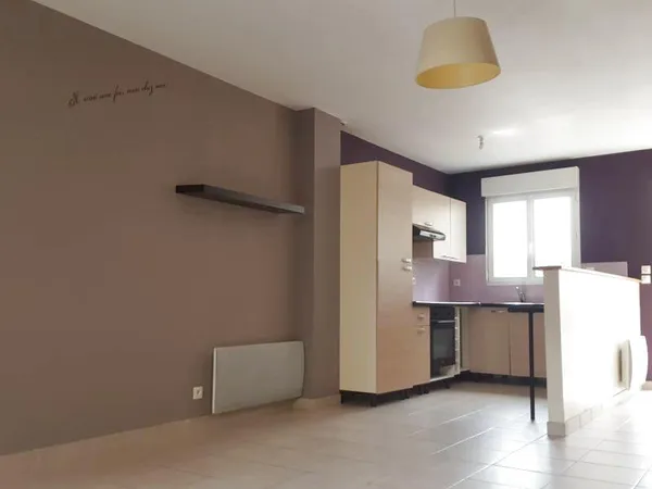MAISON 2 CHAMBRES - AUNEAU CENTRE VILLE 