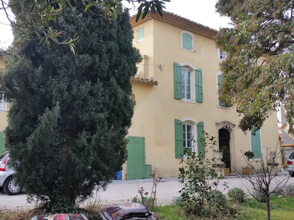 Location chambre étudiante en demi pension à Marseille - 15m² 