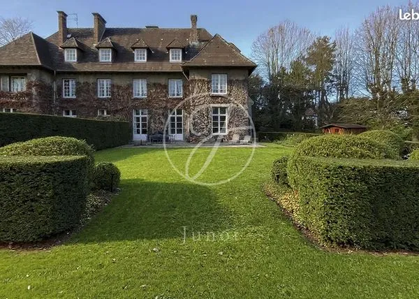 Maison 8 pièces 253 m² 