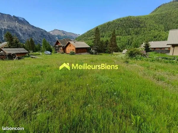 Terrain 587 m² 