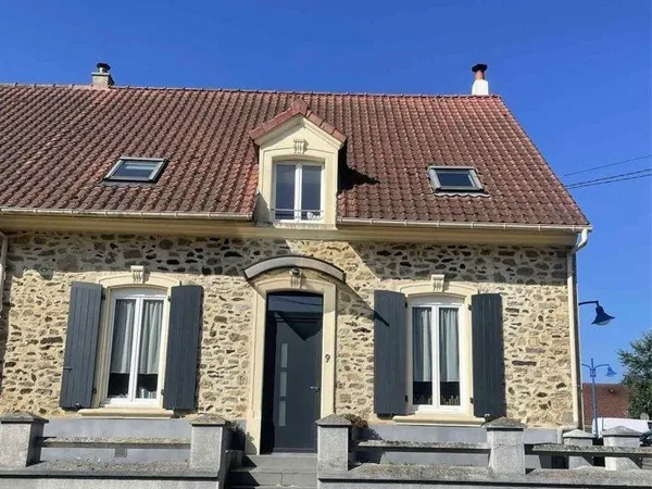 Jolie maison familiale mitoyenne 