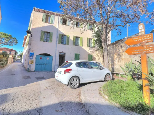 Maison 11 pièces 230 m² 