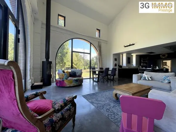 Maison 9 pièces 276 m² 