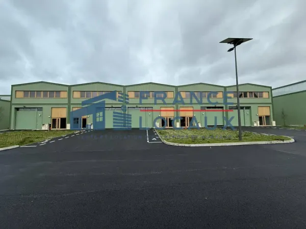 Locaux d'activité et bureaux - A LOUER 