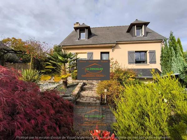 Maison 7 pièces - 141 m2 - Sous sol complet - 476 m² de terr 