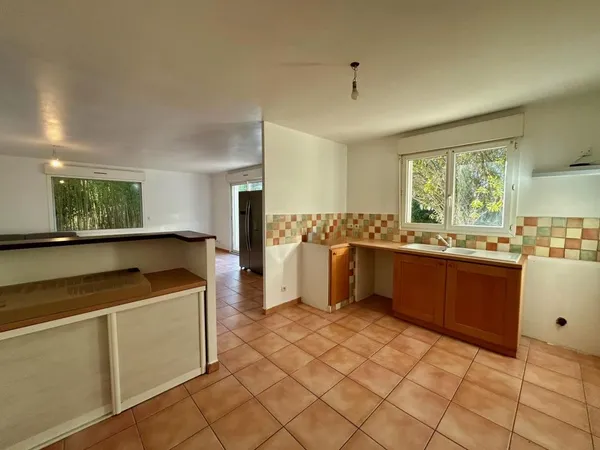 Villa F4 Avec Jardin et Garage 