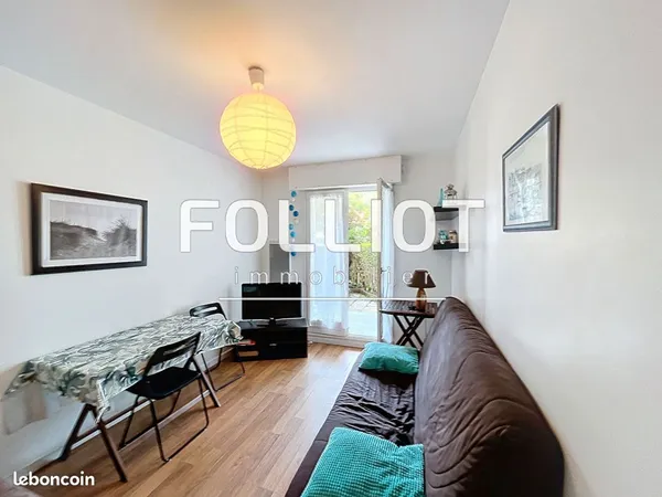 Studio 1 pièce 25 m² 